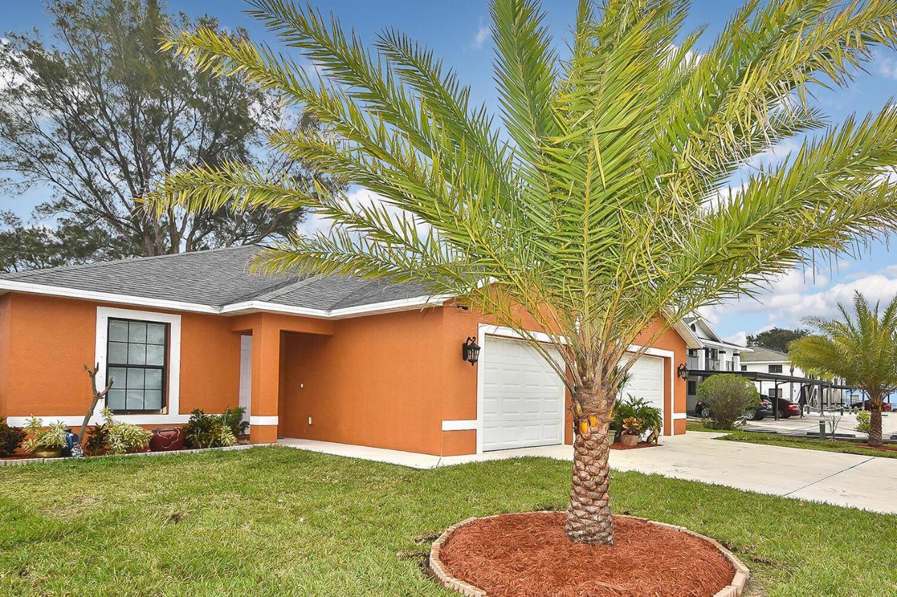 Cape Comfort Suite Cape Coral Exterior photo